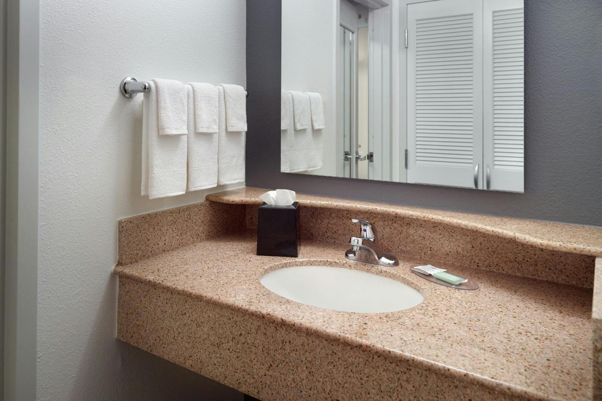 Courtyard By Marriott Tallahassee Downtown/Capital Exteriér fotografie